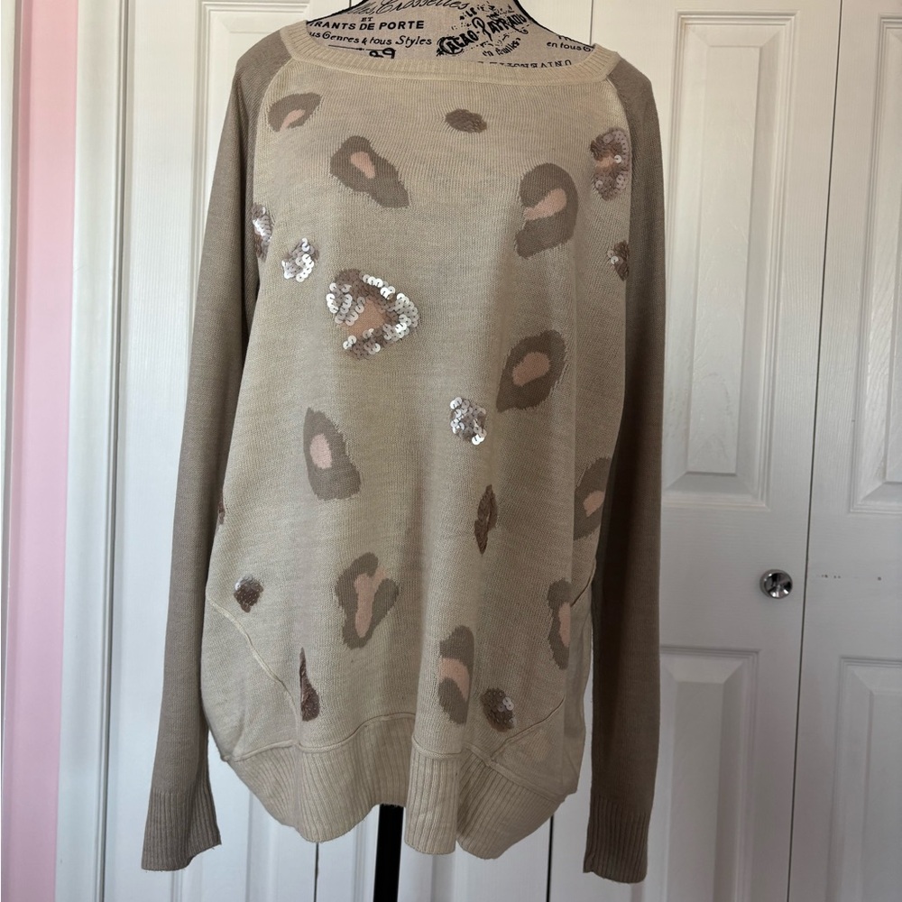 Apt. 9 Animal print Tan Crew Neck Sweater